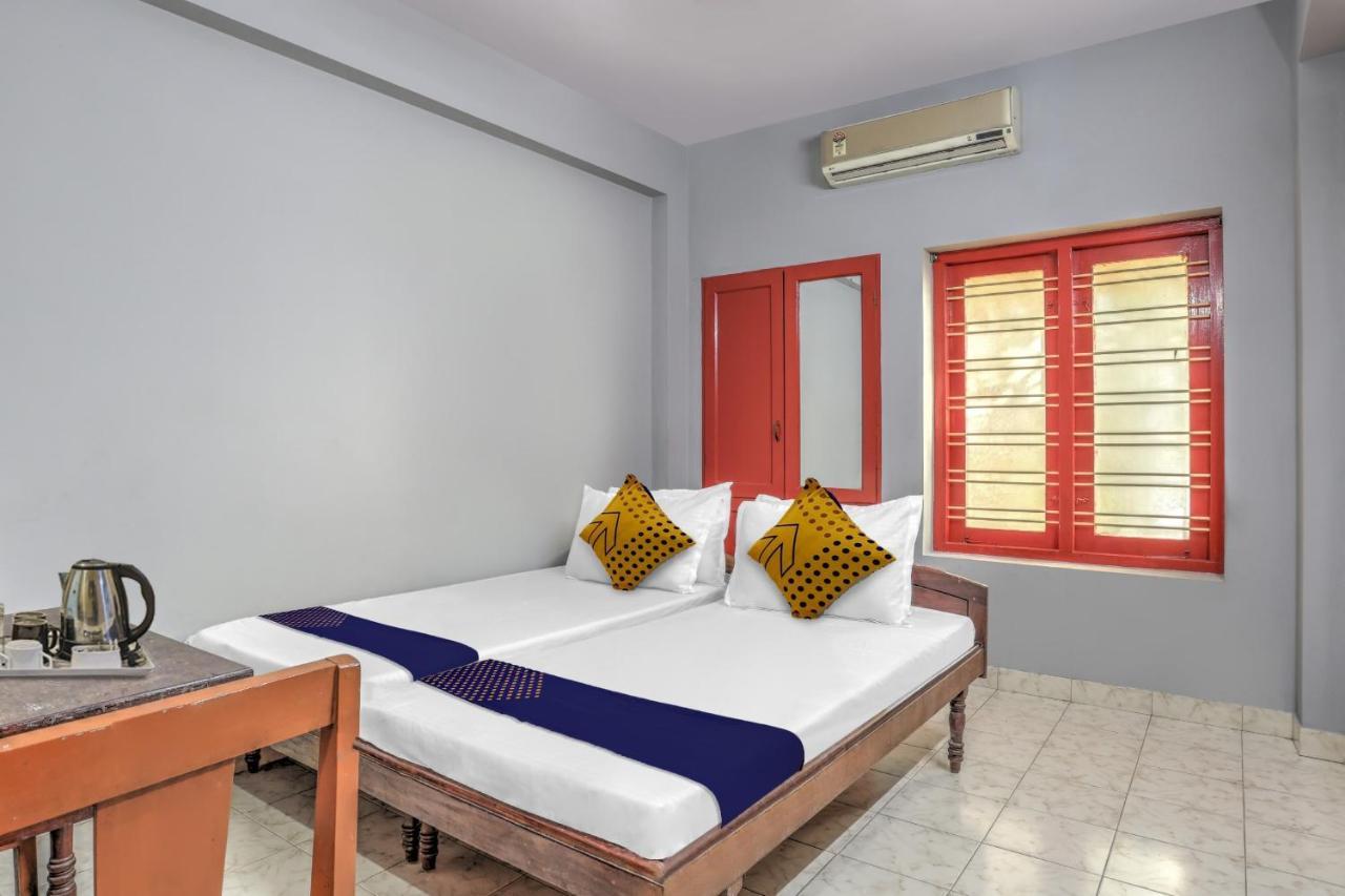 Spot On Kkp Tourist Home Thiruvananthapuram Exterior foto
